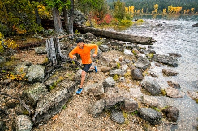 Natural running är löpning som låter sig bli ett med naturen och låta sin krop vara i sitt naturliga stadie när du löper