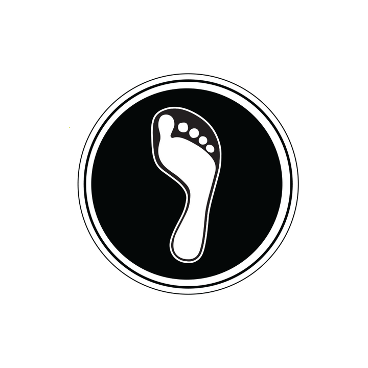 Rymlig tåbox logo